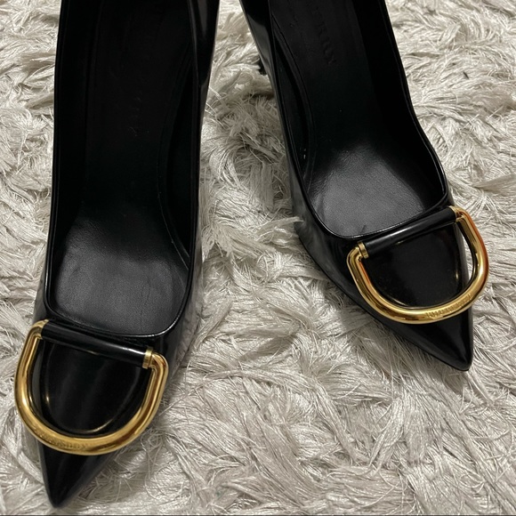 Burberry Flanagan D-Ring Pumps. Made in Italy. Size: US 8 1/2, UK 6, EUR 39 - Picture 3 of 16